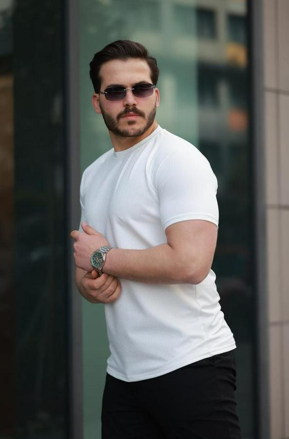 Kısa Kollu Çizgi Kabartma Detaylı T-Shirt