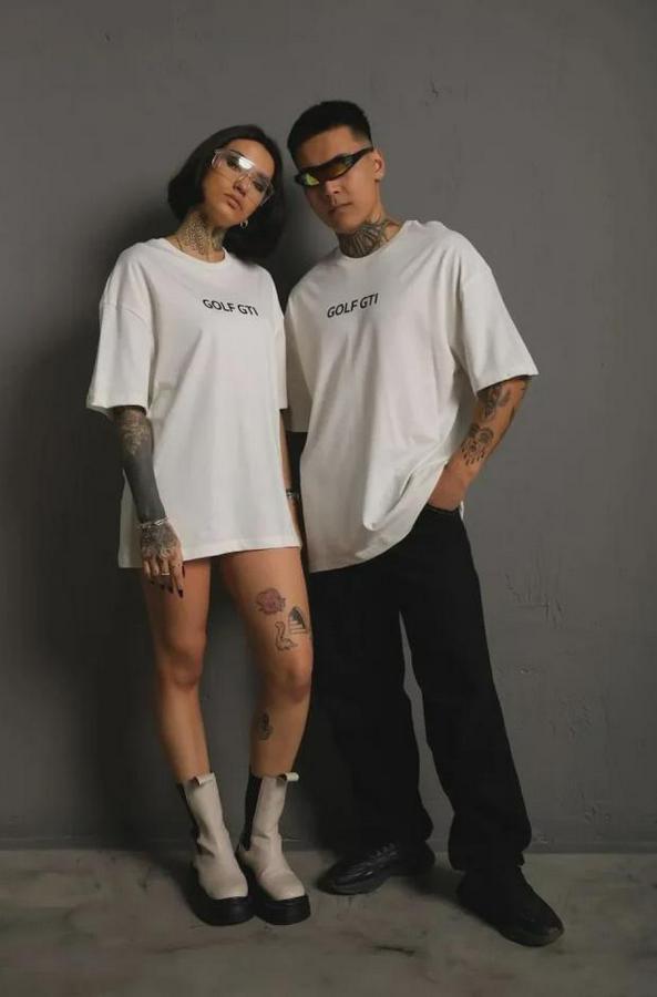 Oversize Baskılı Tişört – Golf Gti Retro Araba Desenli, Ön