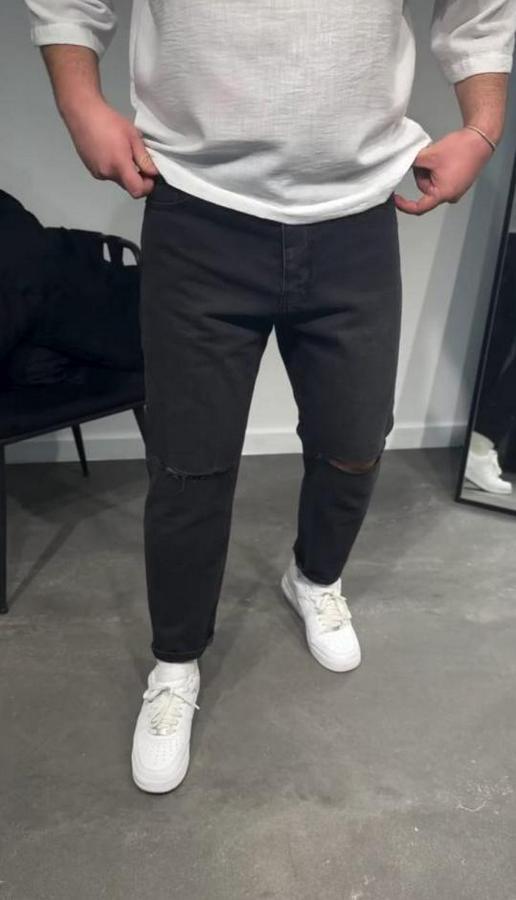 Siyah Dizi Yırtık Boyfriend Jean