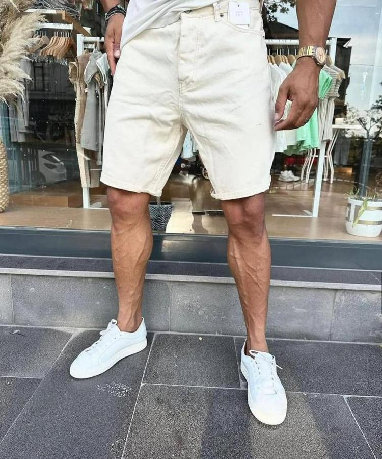 Beyaz Mom Kalıp Kot Şort