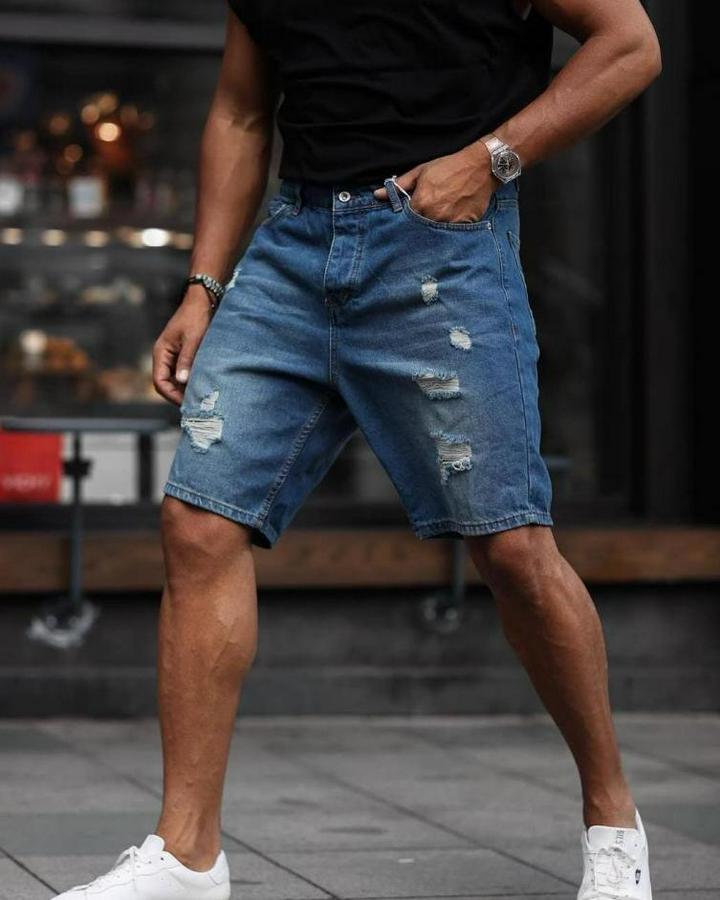 Mavi Yırtık Detaylı Şort