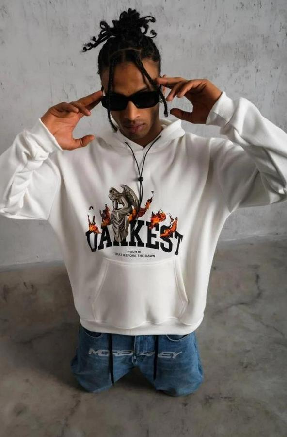 Oversize Kapüşonlu Sweatshirt – Beyaz Renk Üç Iplik Içi Pamuklu Kanguru Cepli Baskılı Hoodie Rahat Kalıp Kışlık Günlük Kombinlere Uygun