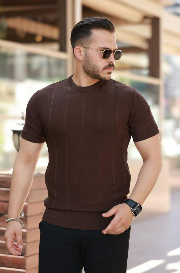 Desenli Çizgi Kabartmalı Kısa Kollu Tişört