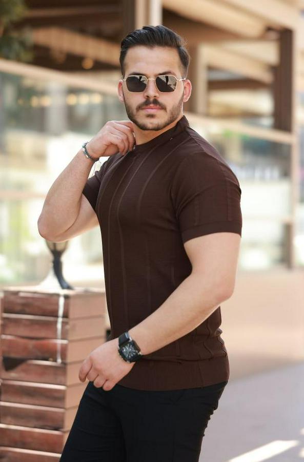 Desenli Çizgi Kabartmalı Kısa Kollu Tişört