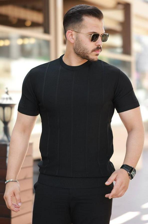 Desenli Çizgi Kabartmalı Kısa Kollu Tişört