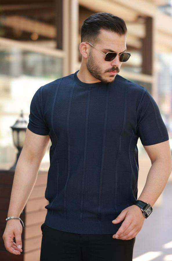 Desenli Çizgi Kabartmalı Kısa Kollu Tişört