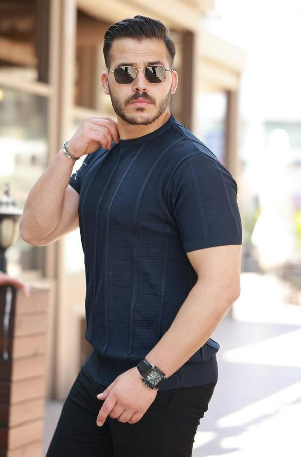 Desenli Çizgi Kabartmalı Kısa Kollu Tişört