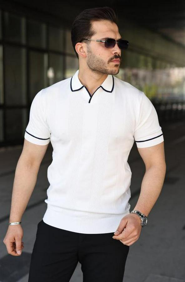 Dokulu Desen Yakalı Kısa Kollu Tişört