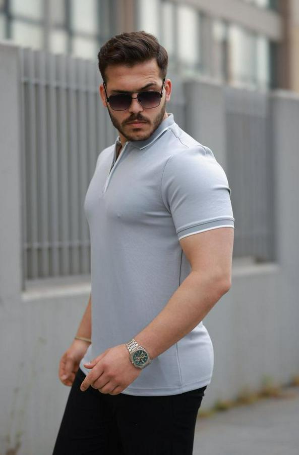 Fermuar Yakalı Çizgi Detaylı Kısa Kollu Tişört