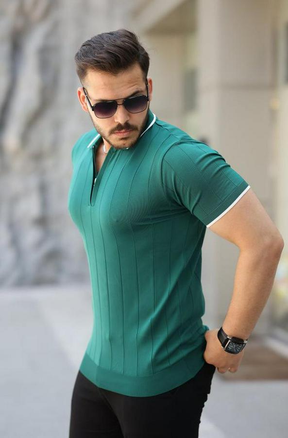 Fermuar Yakalı Çizgi Dokulu Kısa Kollu Tişört