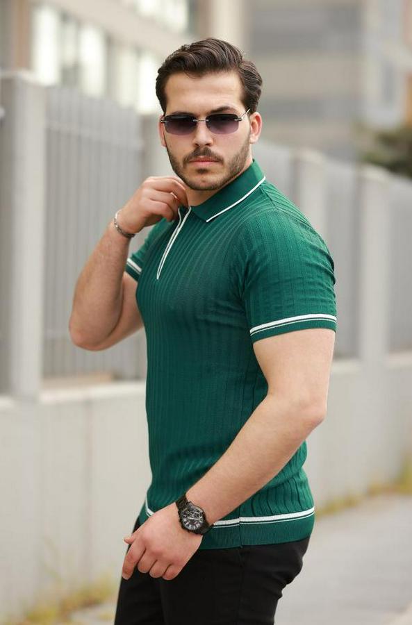 Fermuarlı Yakalı Kısa Kollu T-Shirt