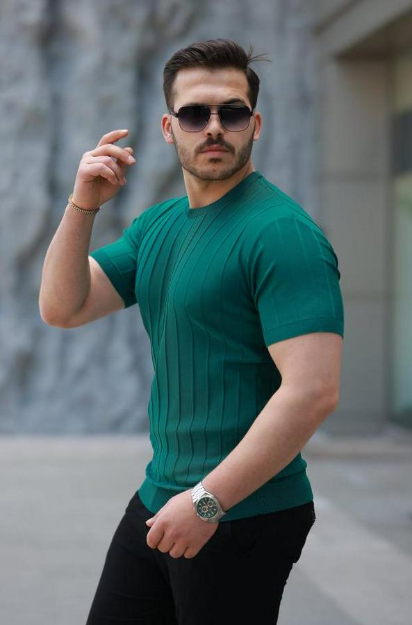 Kısa Kollu Bisiklet Yaka Çizgili Triko Tişört