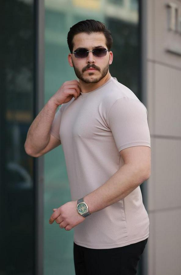 Kısa Kollu Çizgi Kabartma Detaylı T-Shirt