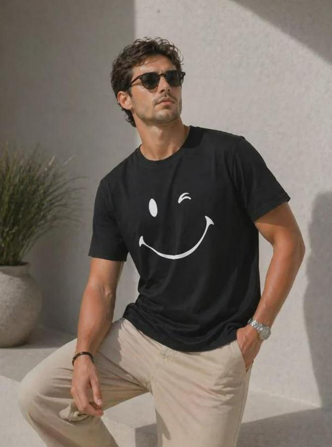 Minimal Gülümseyen Yüz Baskılı Tişört Kısa Kol Yazlık T-Shirt