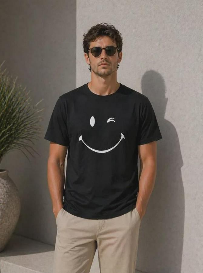 Minimal Gülümseyen Yüz Baskılı Tişört Kısa Kol Yazlık T-Shirt