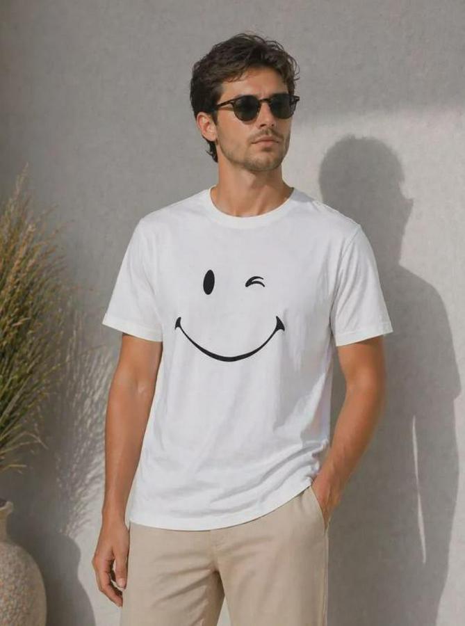 Minimal Gülümseyen Yüz Baskılı Tişört Kısa Kol Yazlık T-Shirt