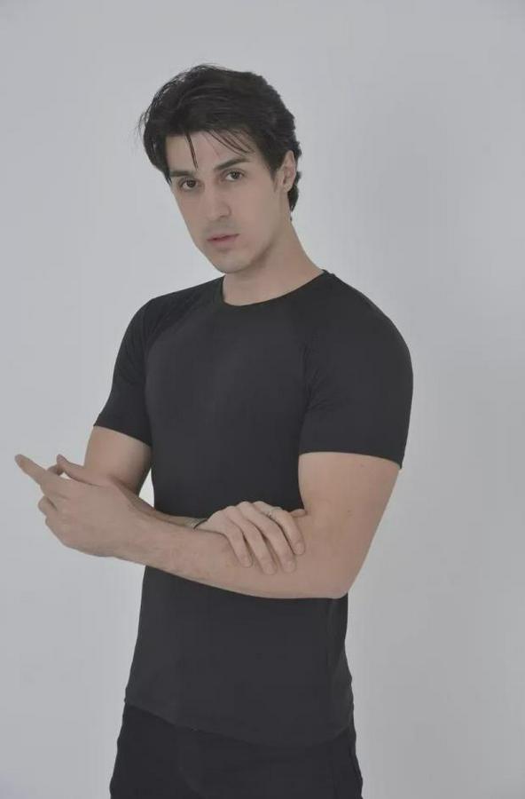 Omuz Fileli Slim Fit T-Shirt