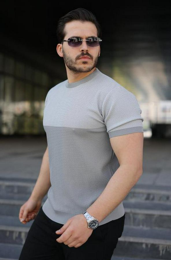 Renk Bloklu Bisiklet Yaka Kısa Kollu Triko Tişört