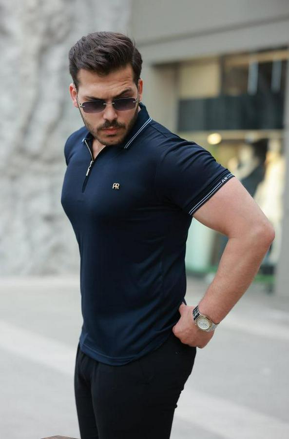 Yaka Ve Kolları Çizgi Detaylı Fermuar Yakalı Kısa Kollu Tişört