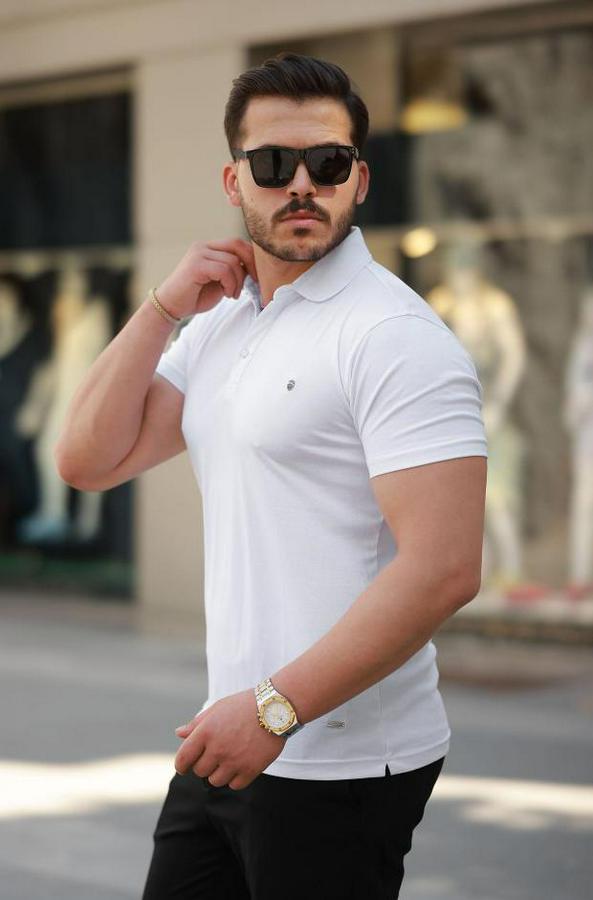 Yakalı Arma Detaylı Kısa Kollu Tişört