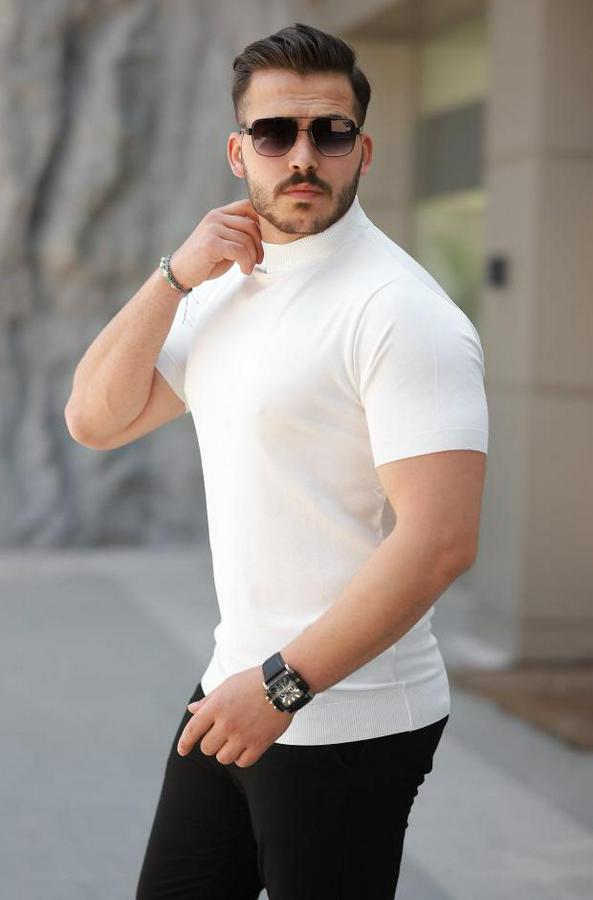 Yarım Balıkçı Yaka Kısa Kollu Tişört