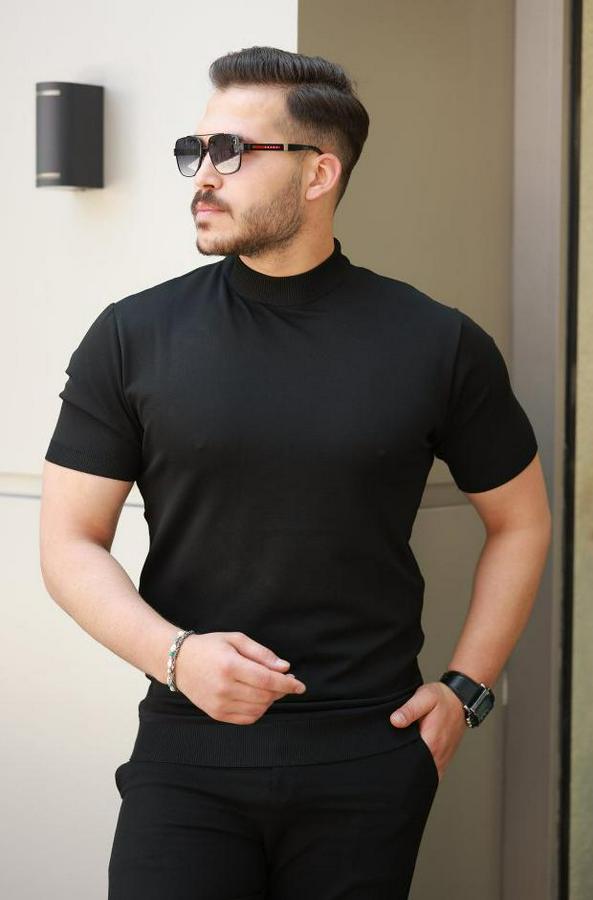 Yarım Balıkçı Yaka Kısa Kollu Tişört