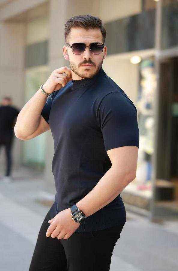 Yarım Balıkçı Yaka Kısa Kollu Tişört