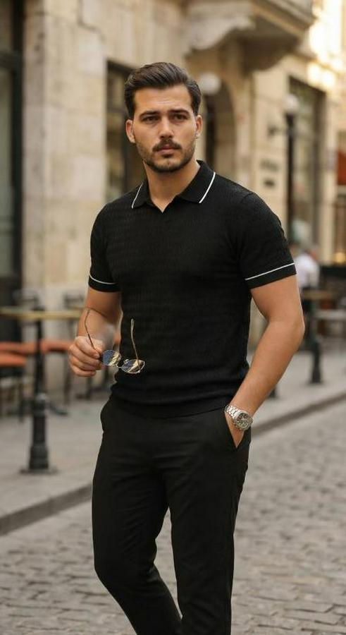 Zikzak Dokulu Yakalı Kısa Kollu Triko