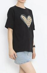 Sevgililer Günü Için Özel Tasarım Leopar Kalp Baskılı T-Shirt