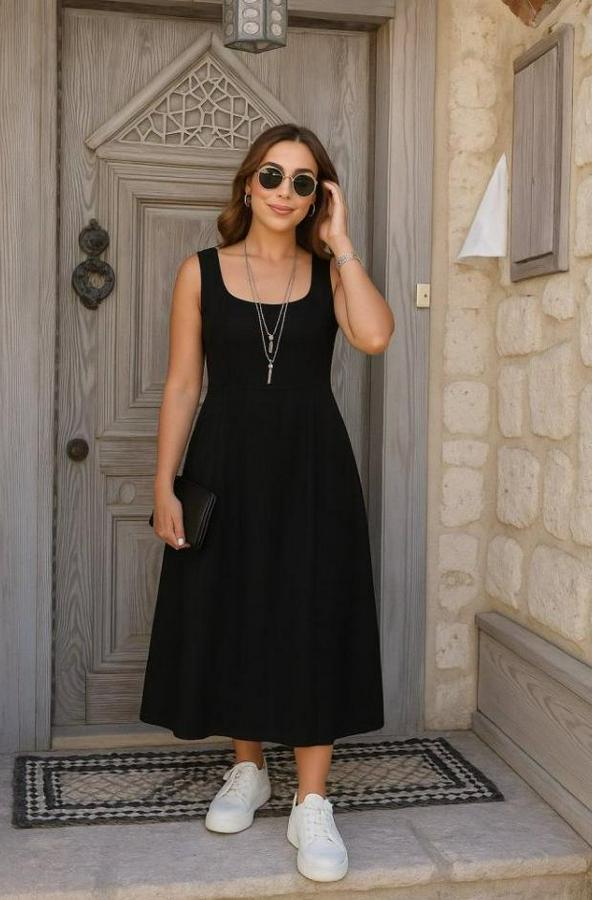 Askılı Geometrik Yakalı Geniş Kesim Detaylı Ithal Krep Elbise