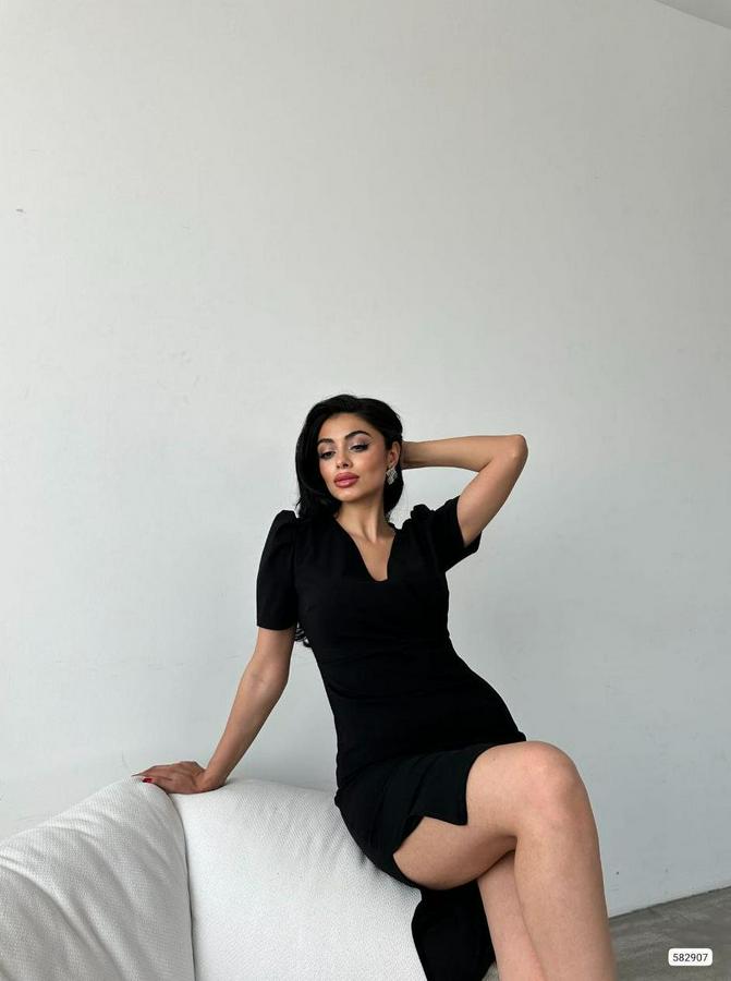 Kruvaze Yaka Yandan Yırtmaç Detaylı Scuba Krep Kumaş Midi Boy Elbise