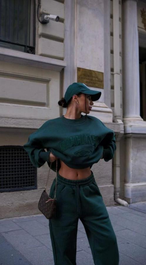 Bisiklet Yaka Nakış Işlemeli Üç Iplik Sweat Takım