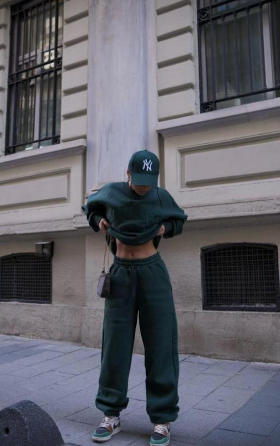 Bisiklet Yaka Nakış Işlemeli Üç Iplik Sweat Takım