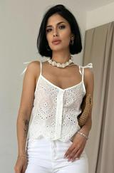 Beyaz Bağcıklı Brode Bluz