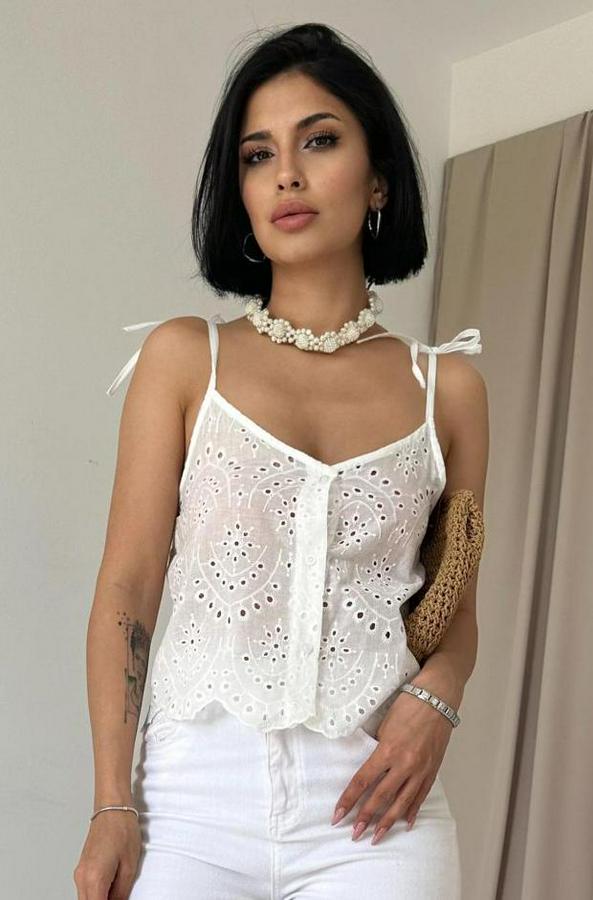 Beyaz Bağcıklı Brode Bluz