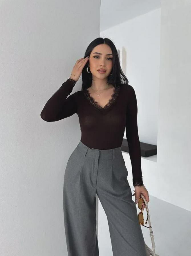 Dantel Detaylı V Yaka Arkası V Yaka Kaşmir Dokulu Uzun Kollu Bluz