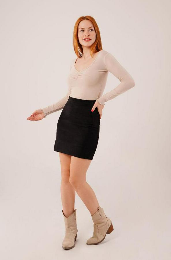 Geniş Yaka Krem Basic Body Bluz