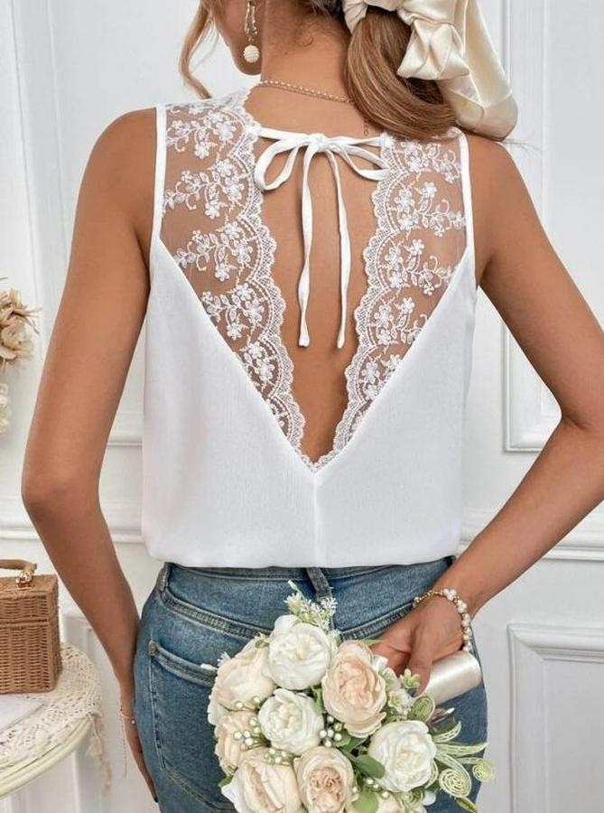Kadı Askılı V Dantel Yakalı Sırttan Bağcıklı Sandy Bluz