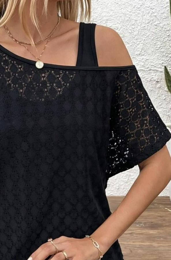 Askılı Yuvarlak Yaka Viskon Atlet Ve Yarasa Kollu Omuzdan Açık Dantel Bluz Ikili Takım