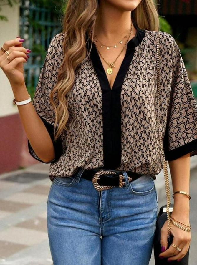 Kısa Kollu Önden Şerit Detaylı Desenli Sandy Bluz