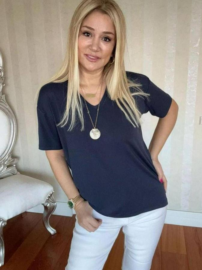 Kısa Kollu V Yaka Bluz