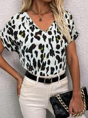 Kısa Kollu V Yaka Leopar Desen Krep Bluz