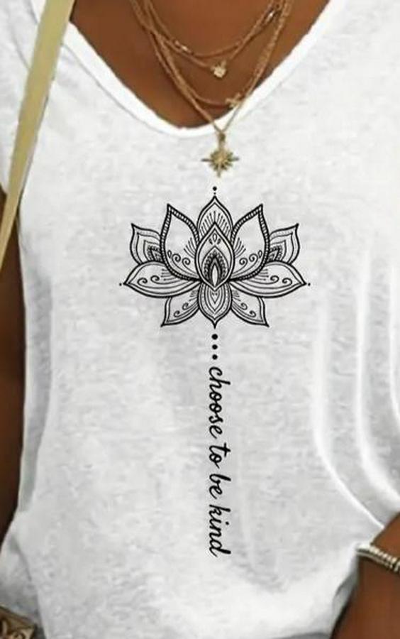 Kısa Kollu V Yaka Önü Desenli Salaş Viskon Bluz