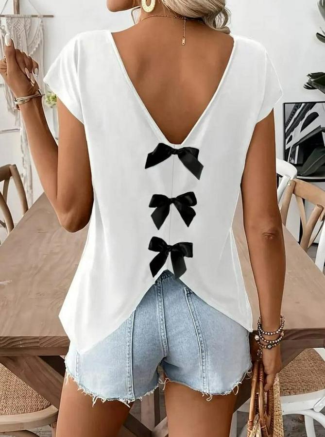 Kısa Kollu V Yakalı Arkadan Kurdele Detaylı Viskon Bluz