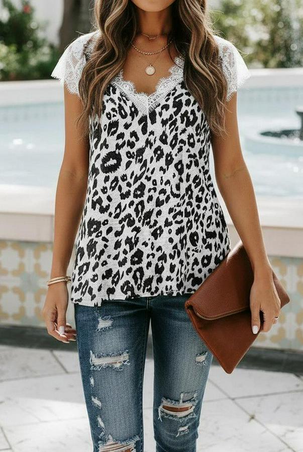 Kısa Kollu V Yakalı Dantelli Süprem Bluz