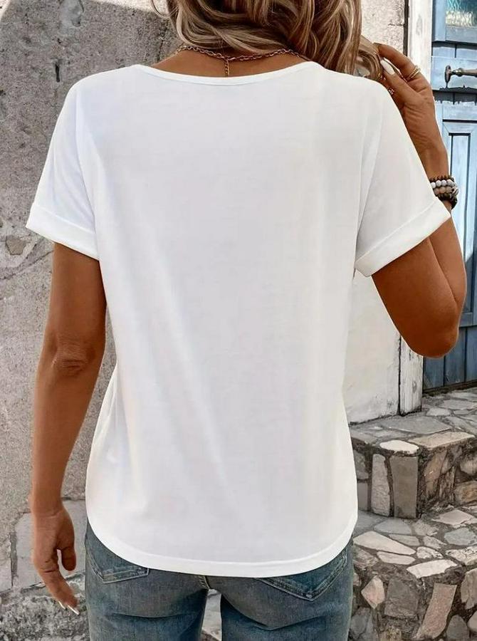 Kısa Kollu V Yakalı Şerit Detaylı Viskon Bluz