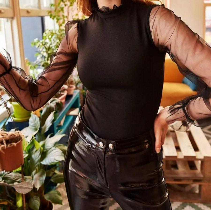 Kolları Tül Detaylı Örme Krep Kumaş Bluz