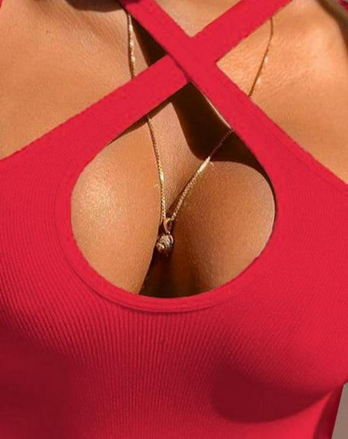 Kolsuz Boyundan Çapraz Geçirmeli Göğüs Damla Detay Kaşkorse Bluz