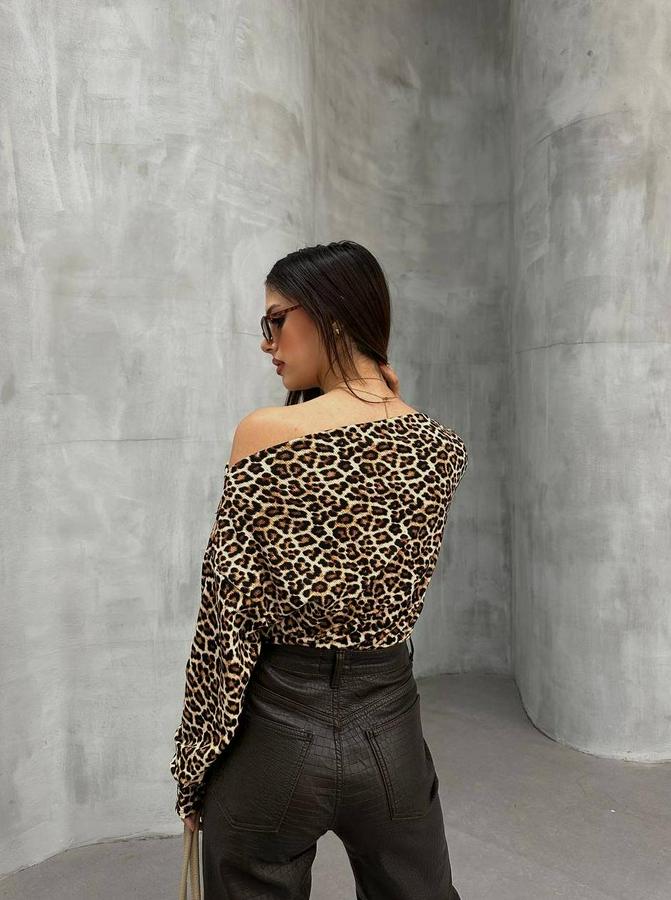 Leopar Desenli Düşük Omuzlu Bluz