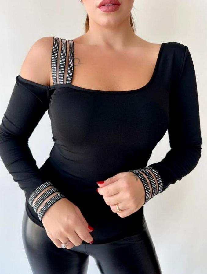 Omuz Dekolteli Taşlı Şerit Detay Bluz